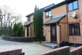 2 bedroom Terraced t...